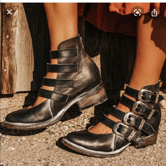 Shoes - Free Bird Scarlet 🎈Black Fri-Mon sale🎈25% off